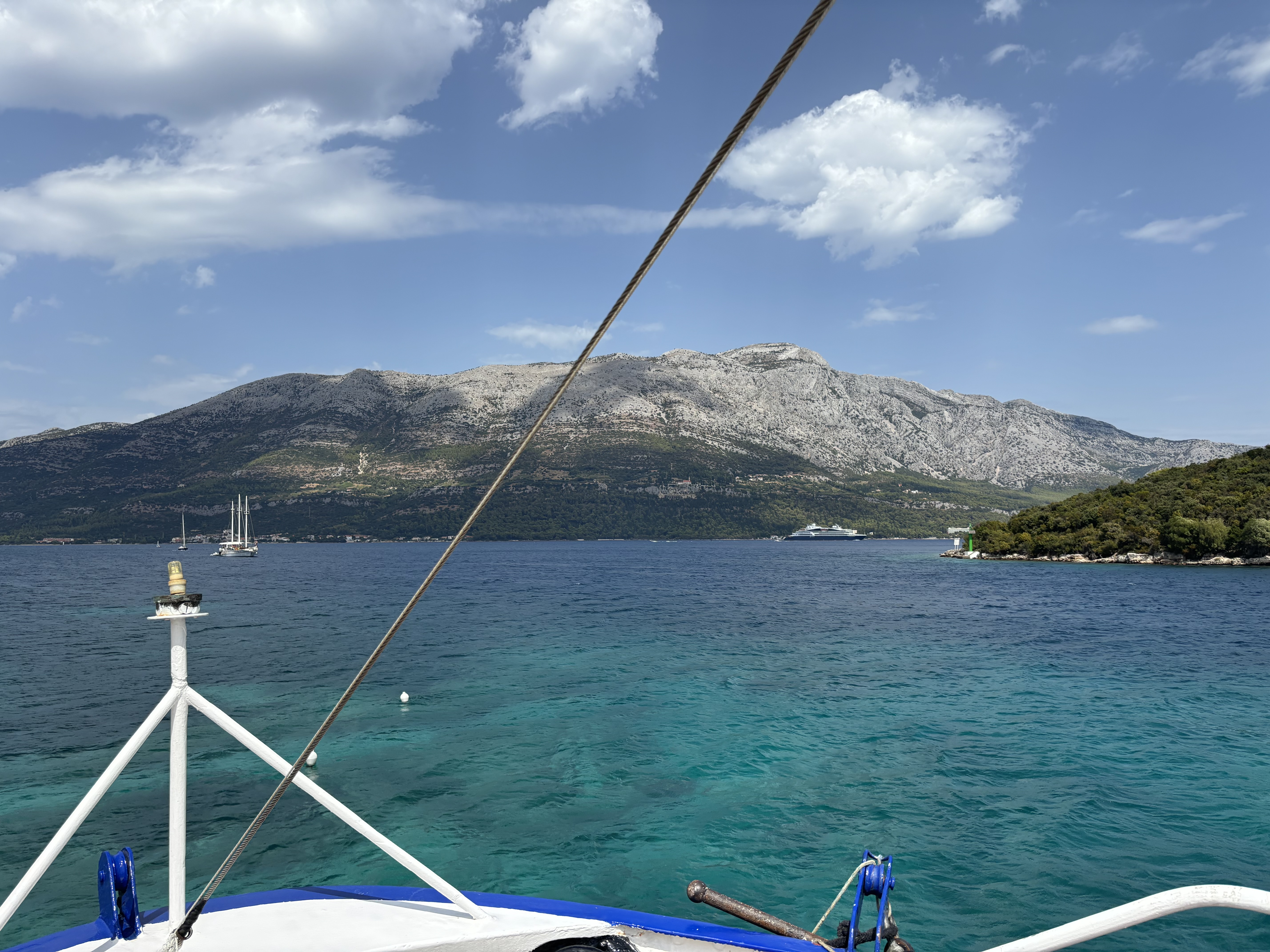 The experiences and crew were really good, the actual boat on the other hand wasn’t really