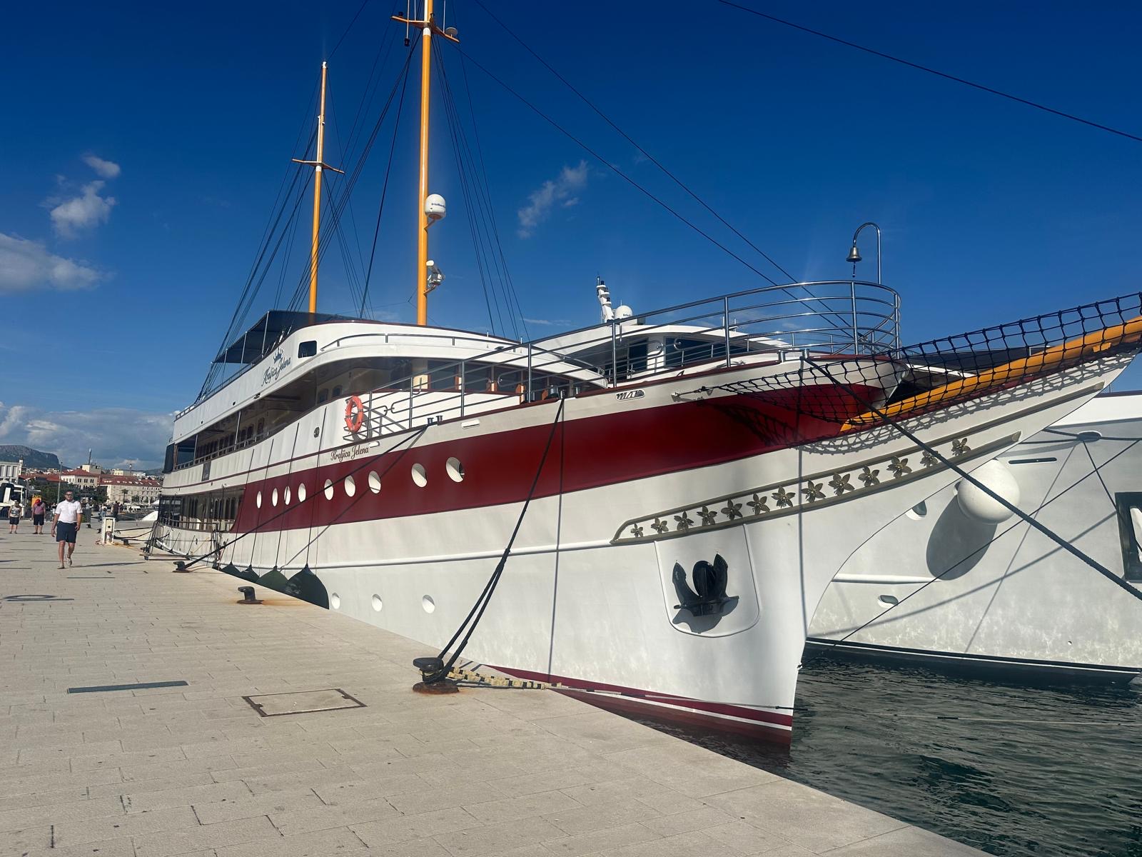 Ten Star Cruise