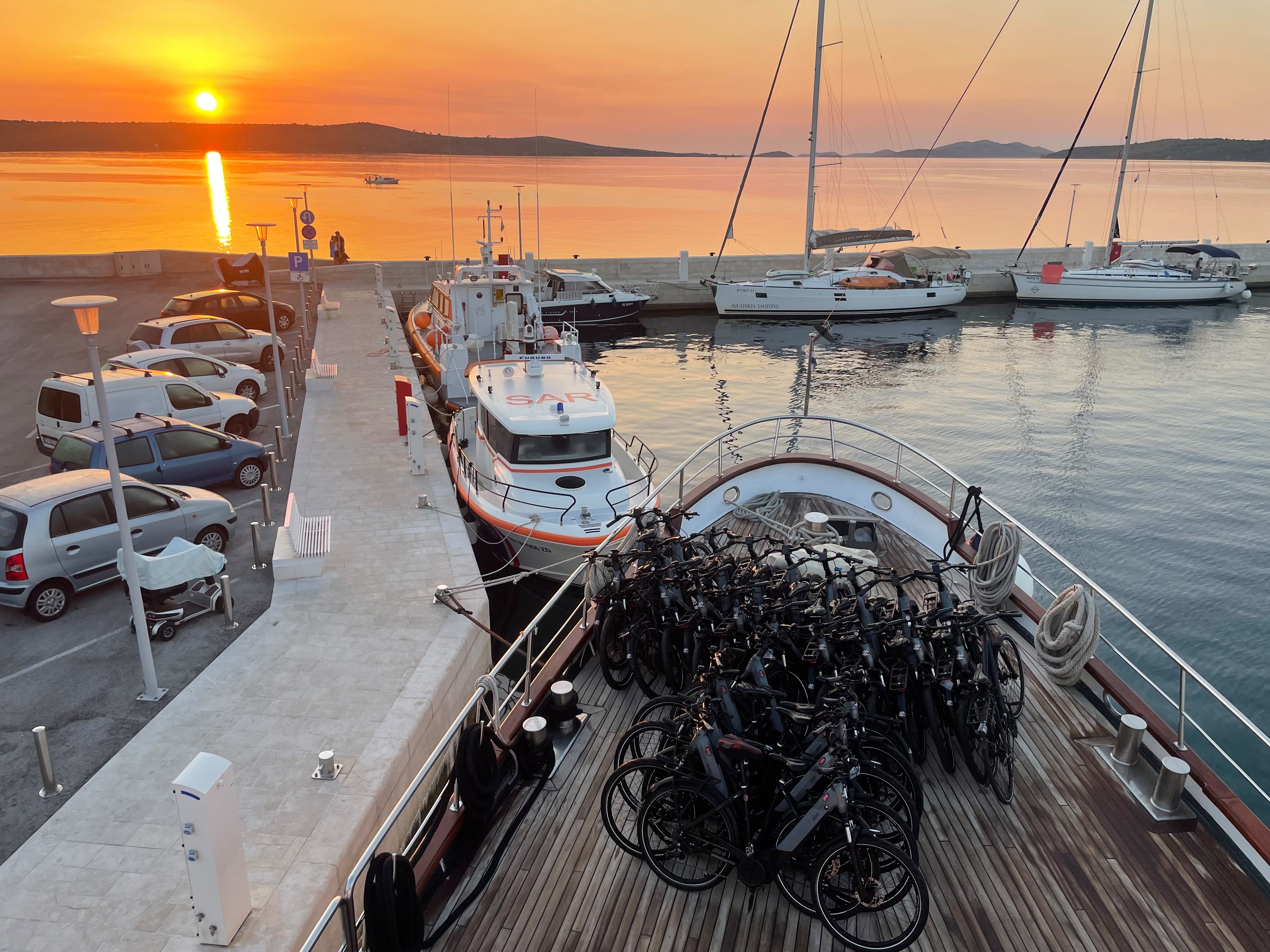 Pure pleasure cruise and fun cycling !