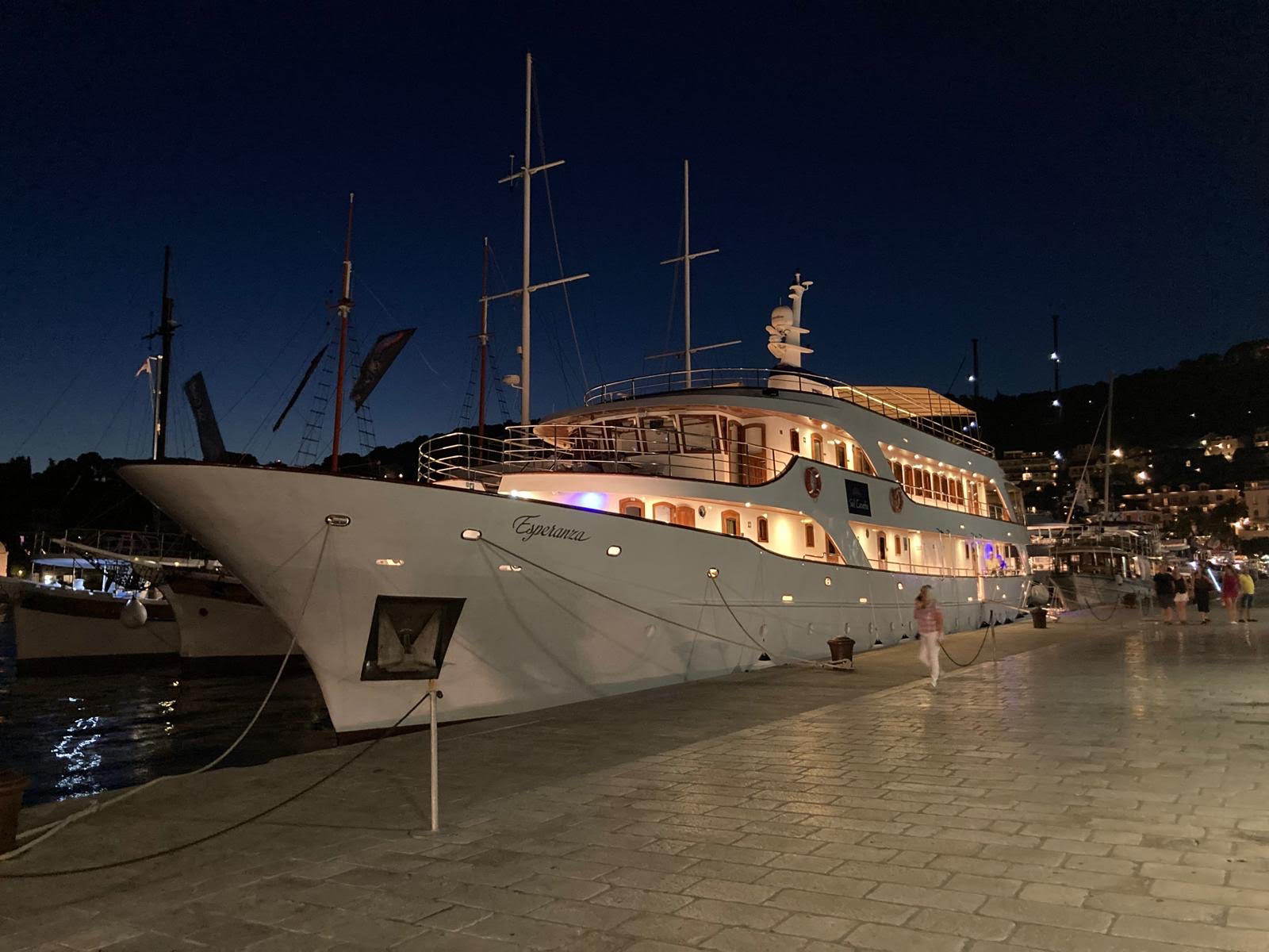 Well-paced exploration with shipboard charm