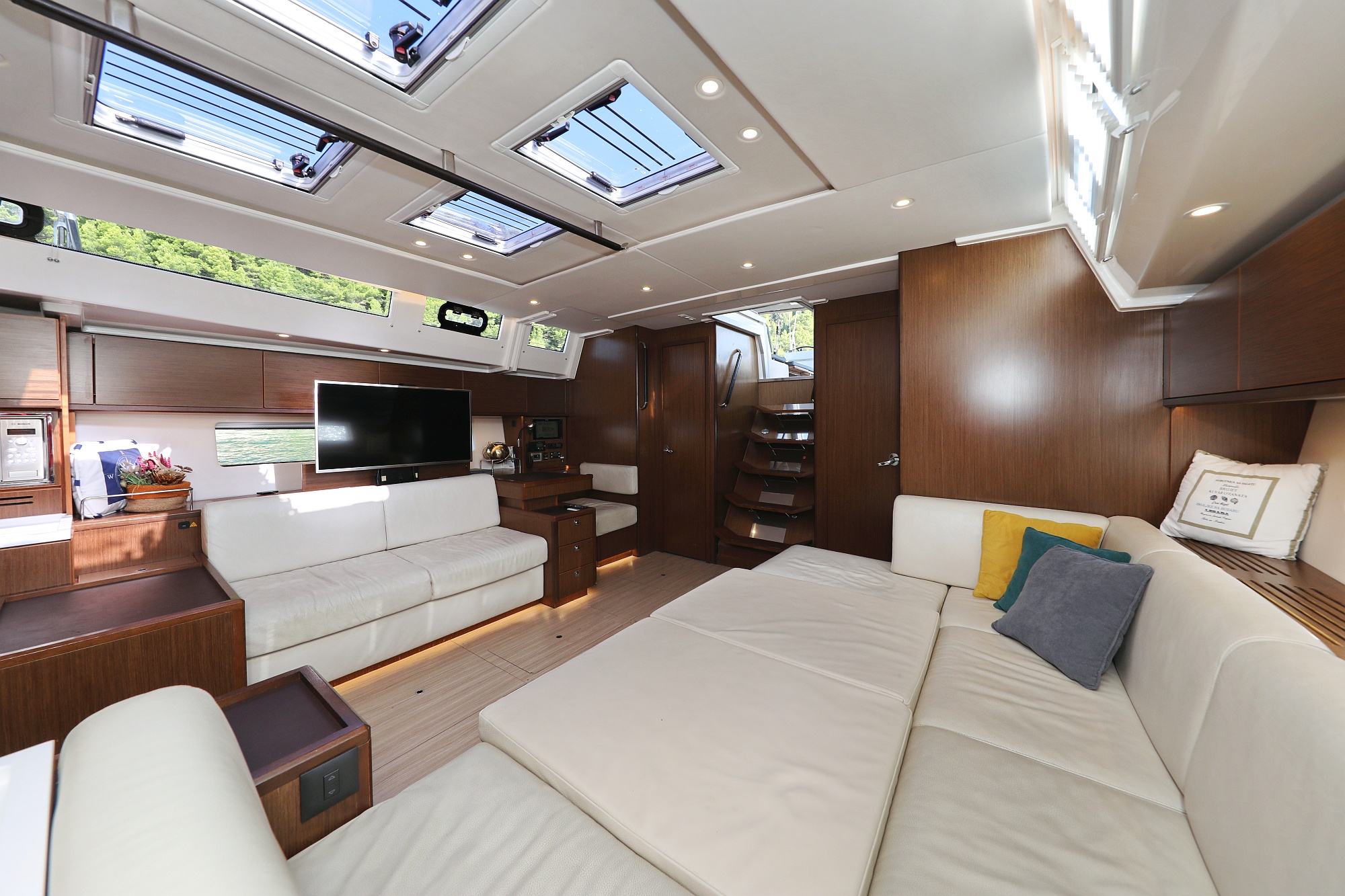 Bavaria Cruiser 57 | Be Luxe
