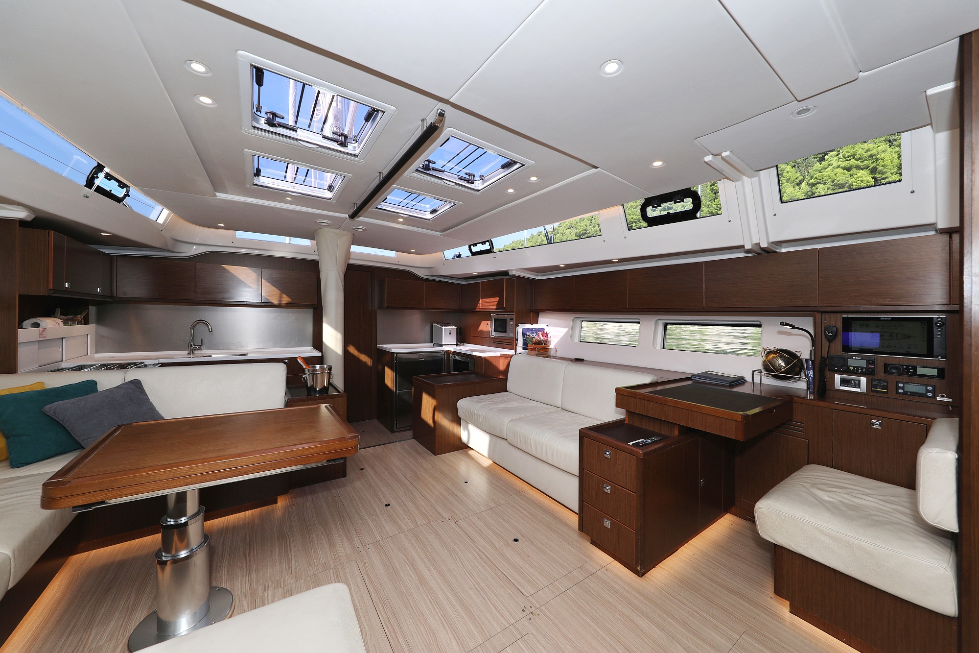 Bavaria Cruiser 57 | Be Luxe
