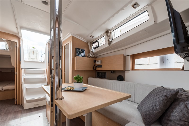 Oceanis 38.1 | Majano