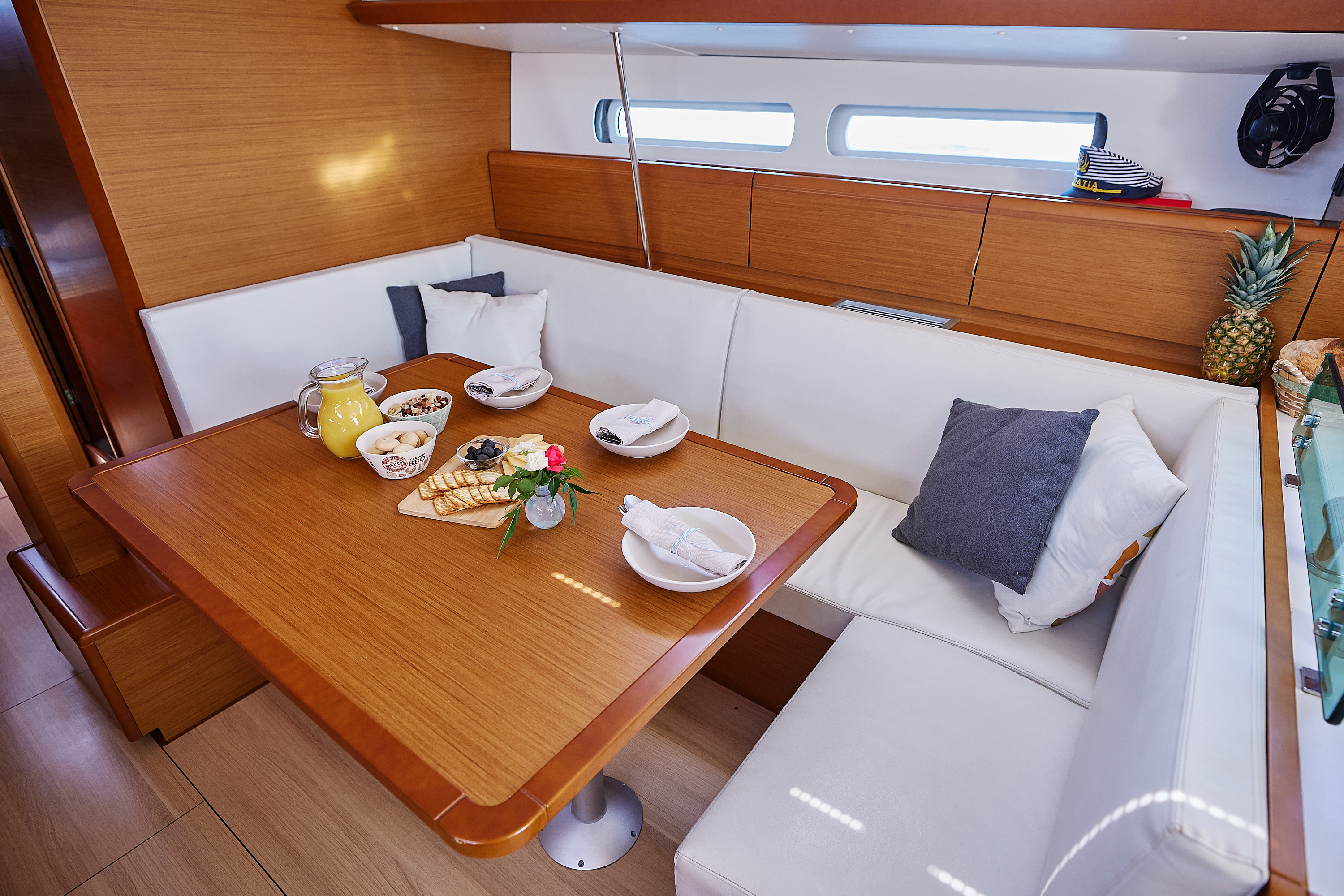 Sun Odyssey 449 | Incognito