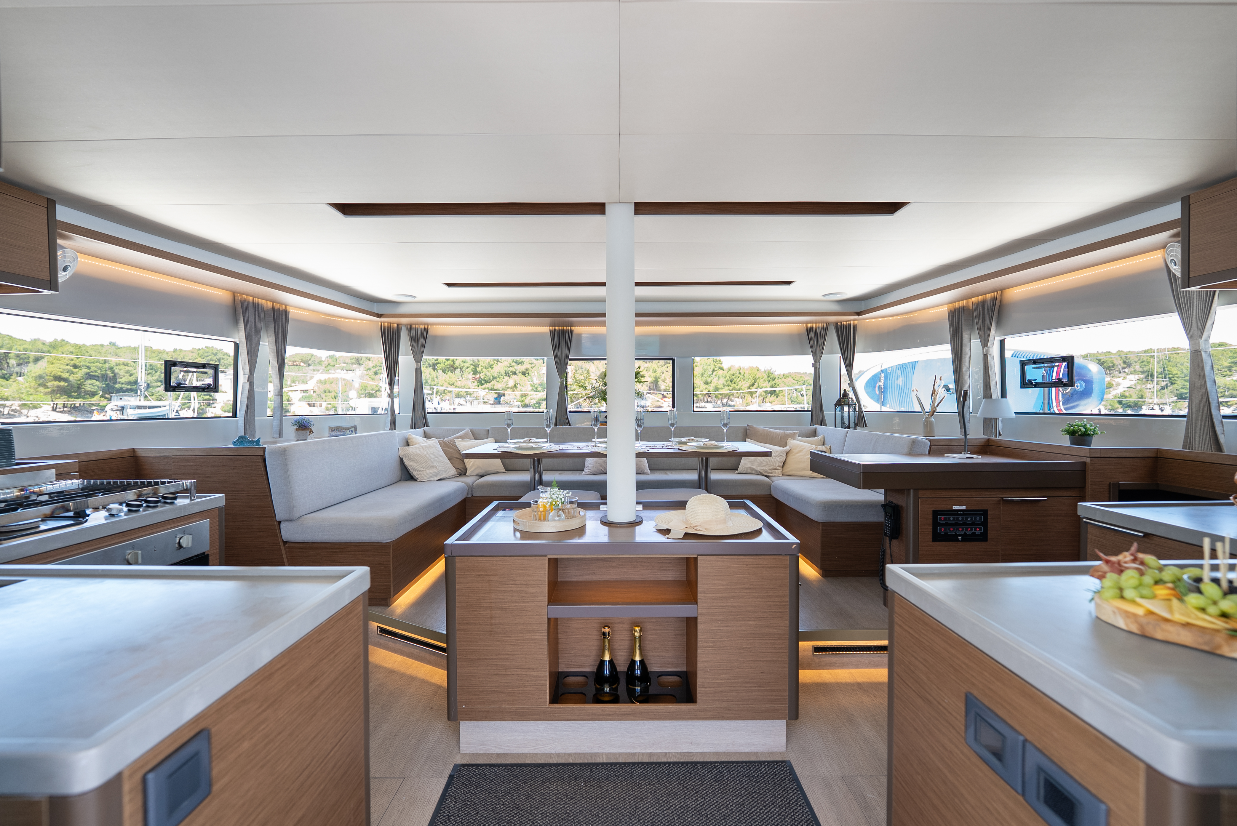 Lagoon 50 | Spellbound