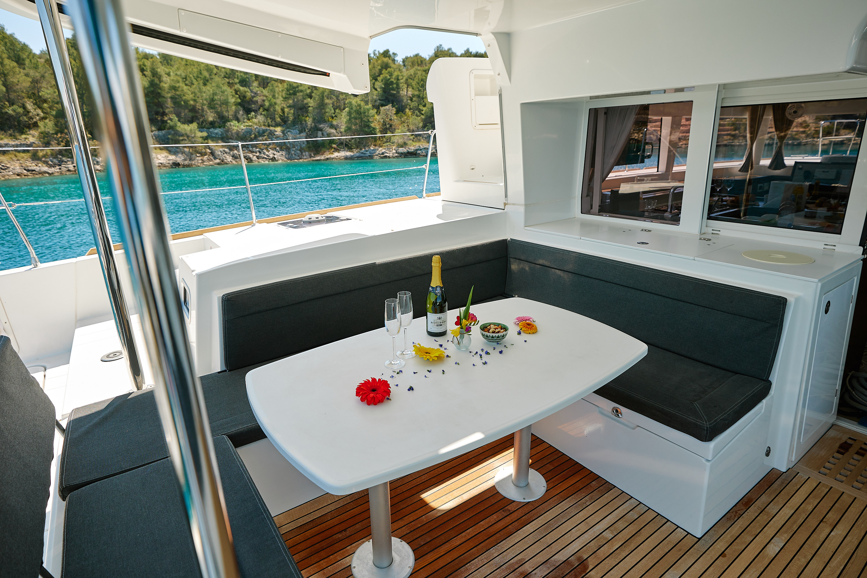 Lagoon 450F | Dragonfly