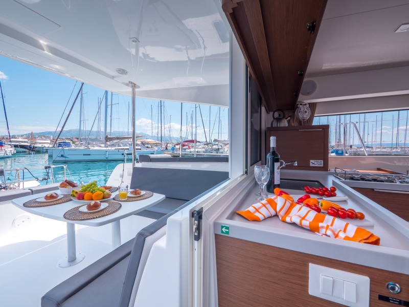 Lagoon 40 | Blue Eyes